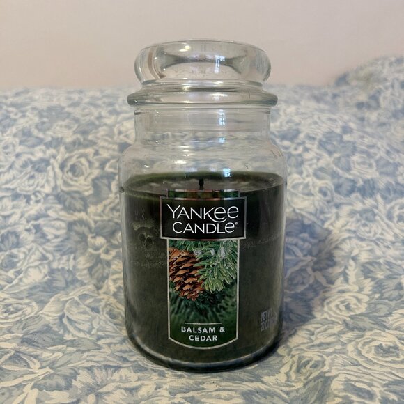 Yankee Candle Basalm and Cedar 22oz Jar Candle - Picture 1 of 3
